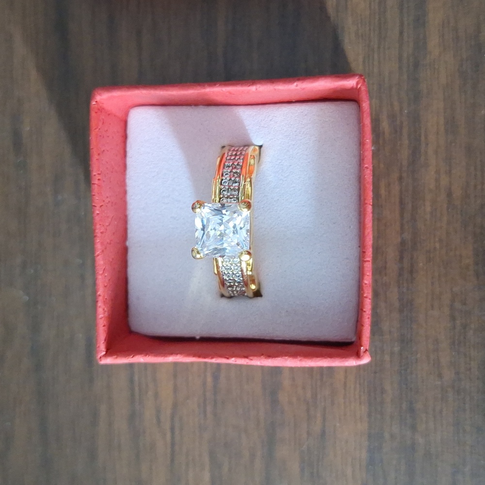 Swarovski princess cut diamond ring size 7